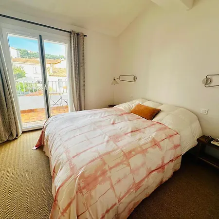 Port-vendres: Superbe T2 Proche Des Quais Pour Un Romantique - Fr-1-309-531 *